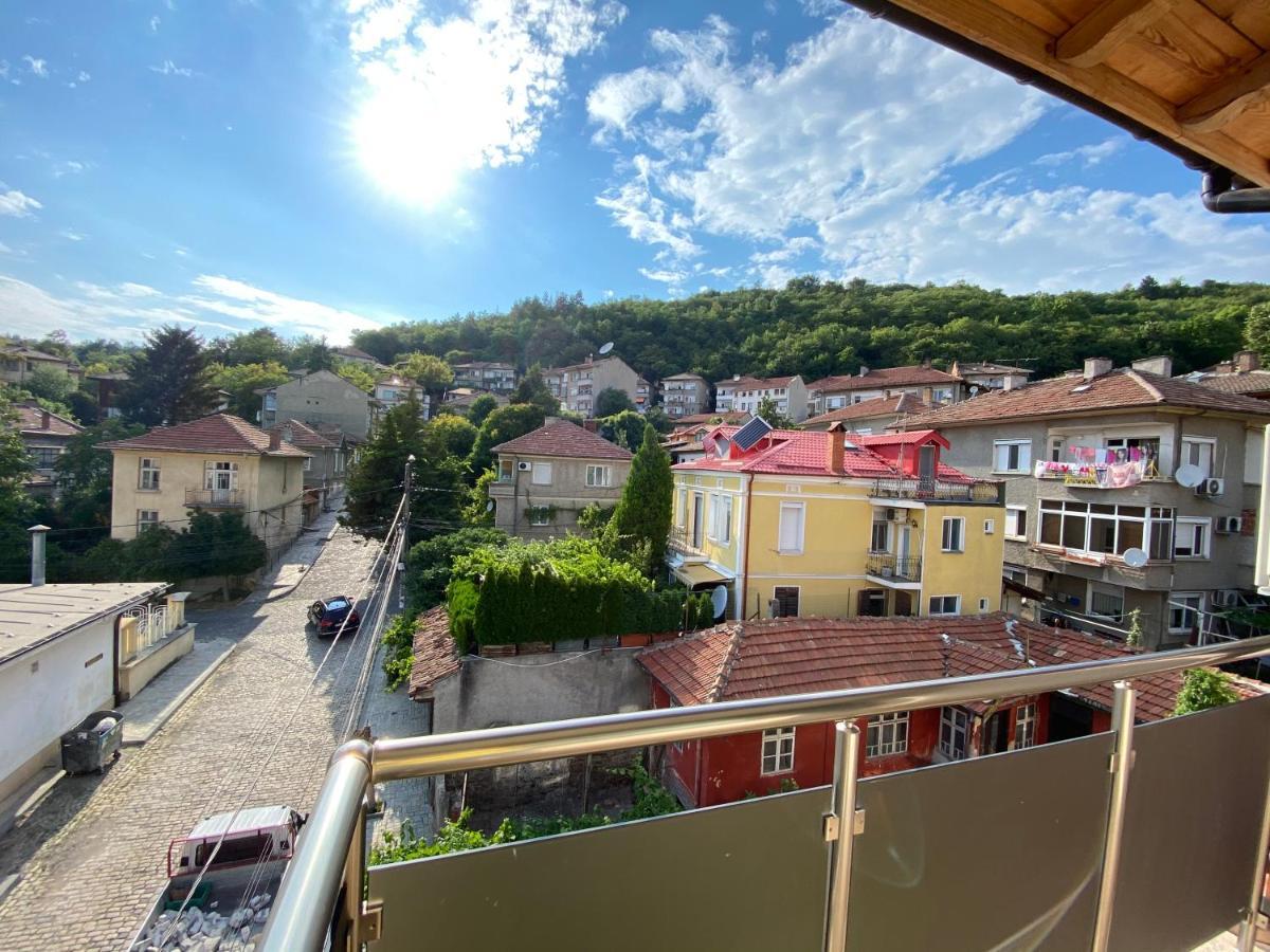 Coziness And Comfort In The Old Town Veliko Tŭrnovo Exterior photo