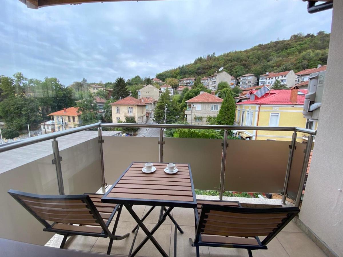 Coziness And Comfort In The Old Town Veliko Tŭrnovo Exterior photo