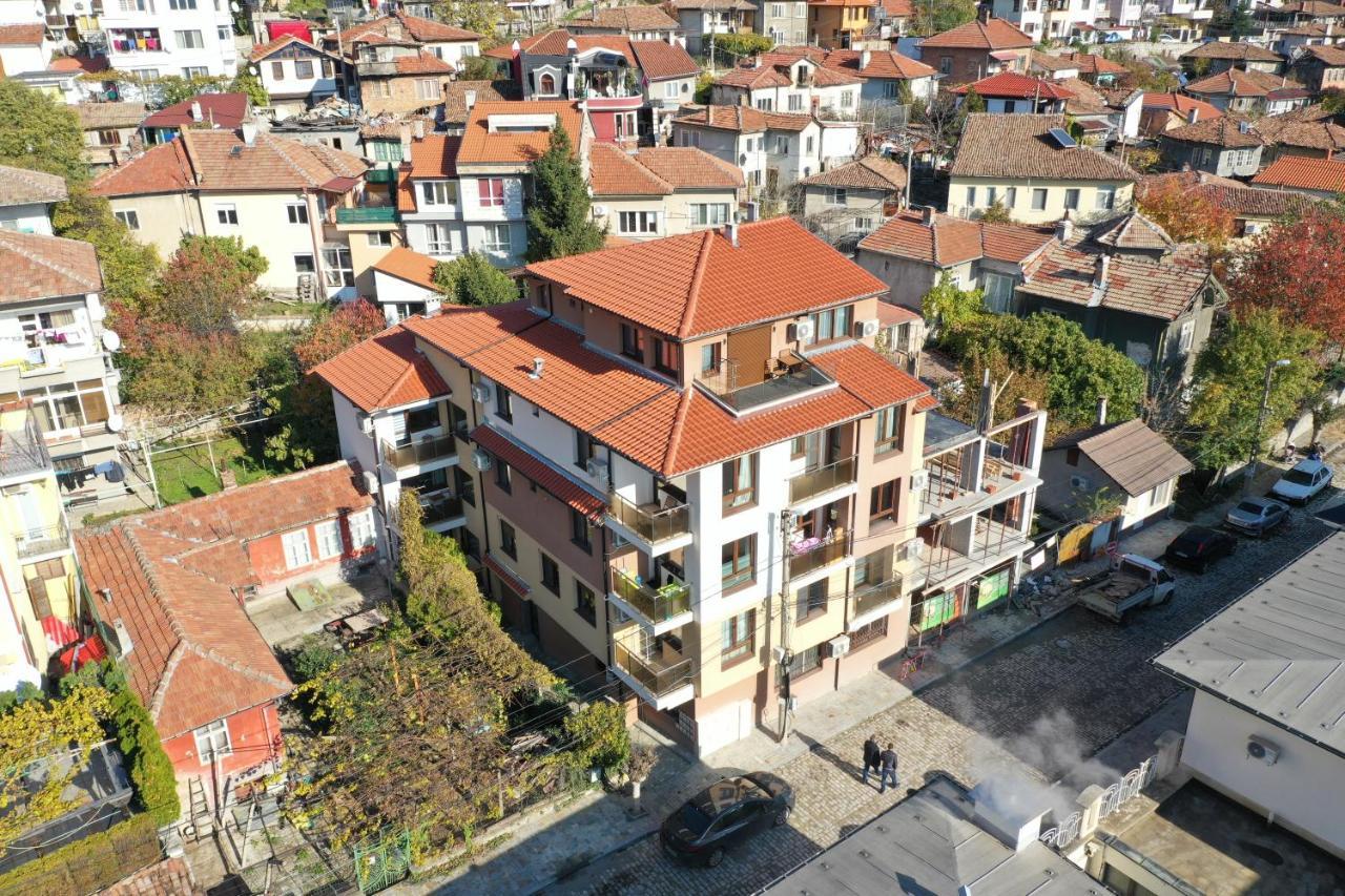 Coziness And Comfort In The Old Town Veliko Tŭrnovo Exterior photo